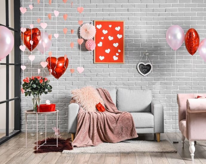 What Decorations Are Used on Valentines Day