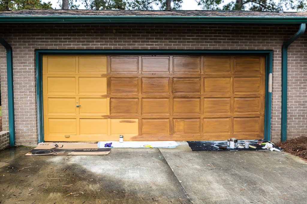 Benefits of Painting Your Aluminum Garage Door