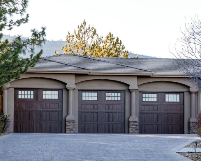 Modern garage door showcasing one of the top 10 design trends in Canada for 2025